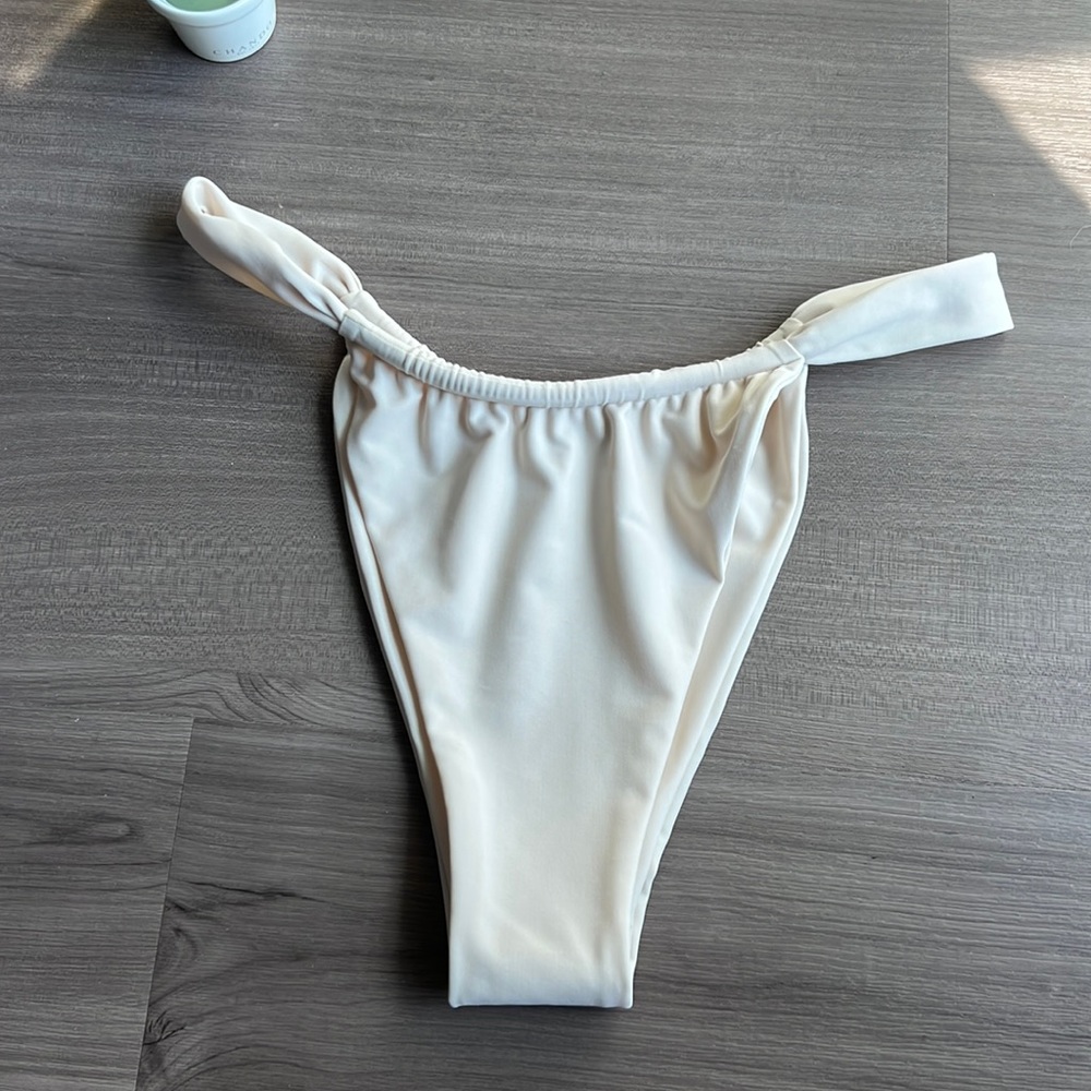Designer Belle beige color size XL bikini swim bottom